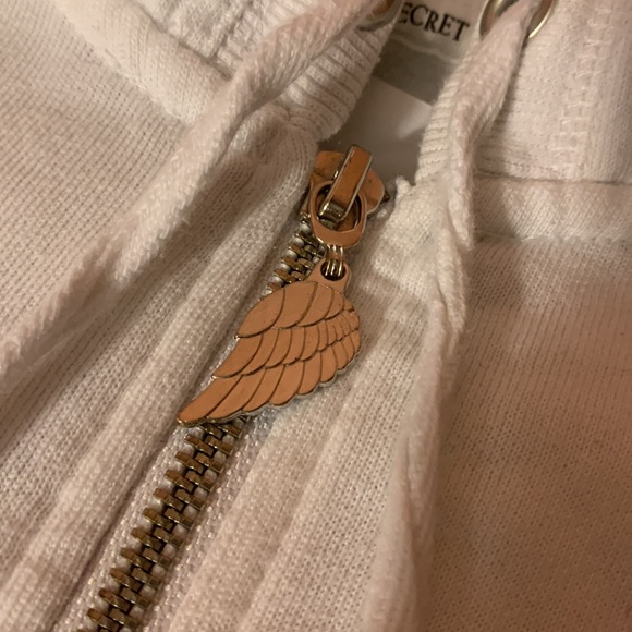 small, white and gold victoria’s secret supermodel essentials zip up jacket - Picture 4 of 4